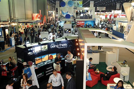 شركات الاتصالات تستعرض التحول إلى عالم ذكى فى «جيتكس»