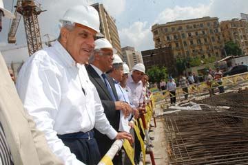 محافظ القاهرة ووزير الإسكان يتفقدان مشروع جراج التحرير