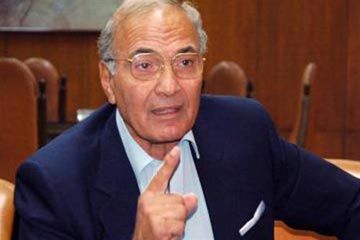 تأجيل محاكمة شفيق و10 آخرين في قضية أرض الطيارين الى 17 نوفمبر