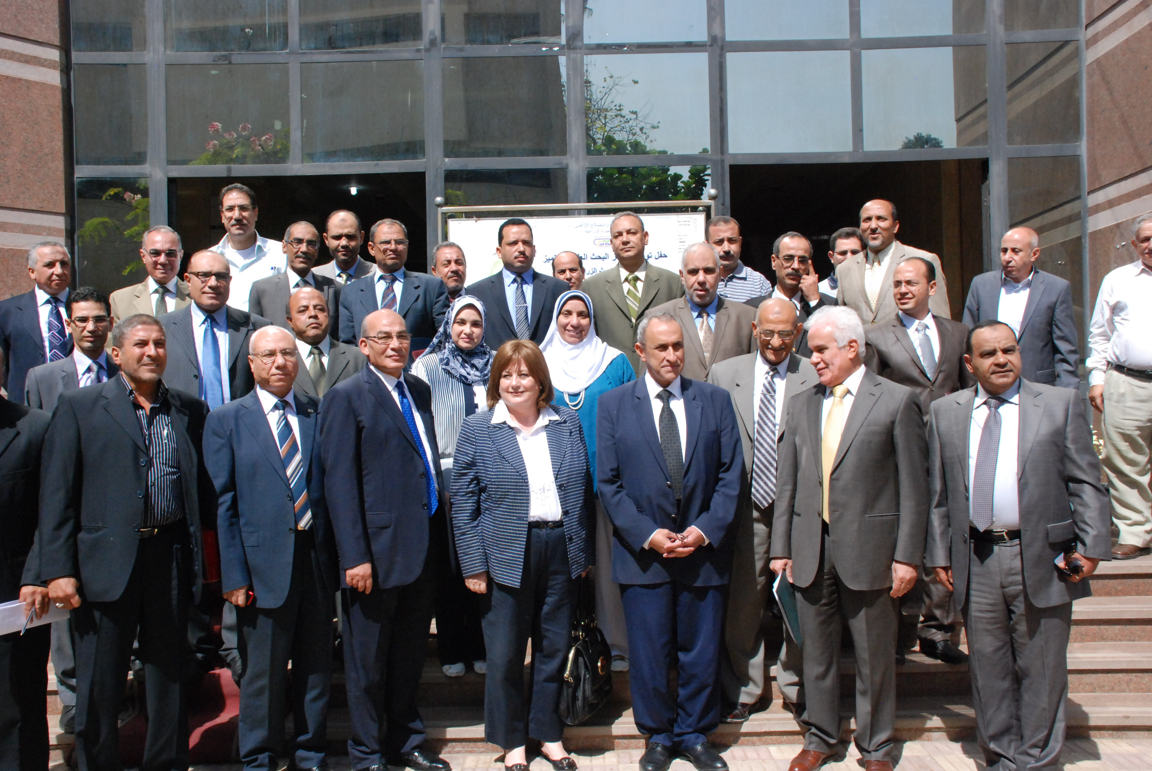 أبوحديد يكرم شباب الباحثين بمركز البحوث الزراعية ويؤكد على دور الشباب والاستفادة من طموحاتهم