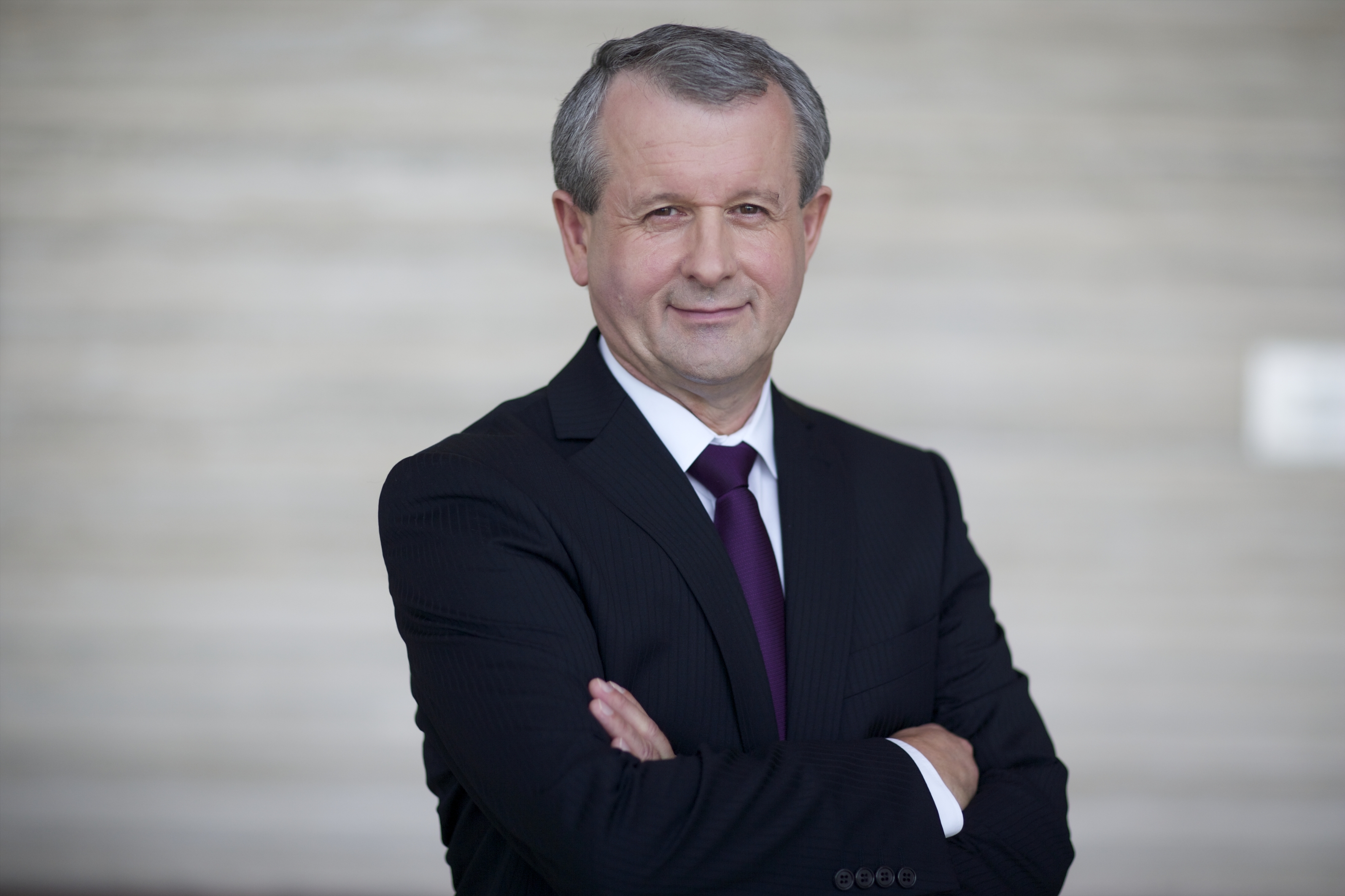 ” سيمنس ” تُعلن أسماء أربعة مرشحين نهائيين لنيل جائزة سيمنس للطلبة 2013