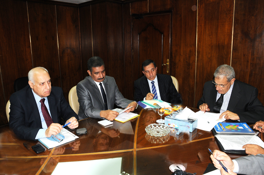 تلبية لمطالب الصيادين.. وزير الإسكان ومحافظ البحيرة يبدآن حل مشاكل بحيرة إدكو