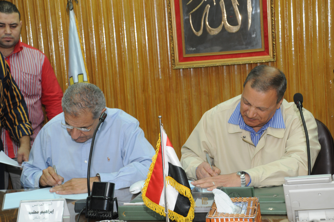 الإسكان توقع بروتوكولا مع محافظة الغربية لإنشاء 2744 وحدة سكنية بمشروع الإسكان الاجتماعى