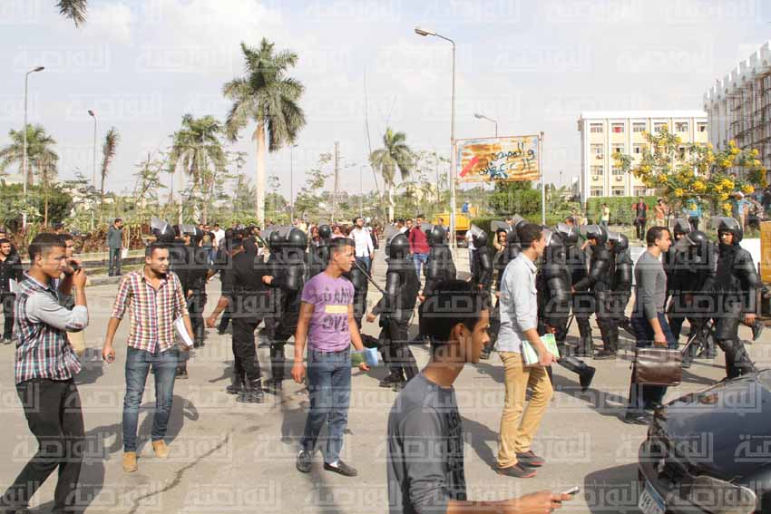 مظاهرات جامعة الازهر وإعادة تعمير المبنى الرئيسى