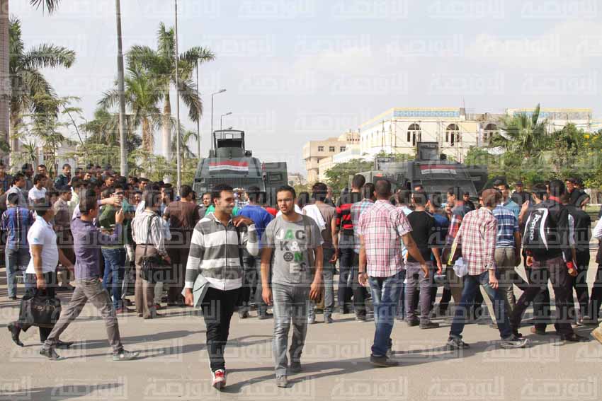 مظاهرات جامعة الازهر وإعادة تعمير المبنى الرئيسى