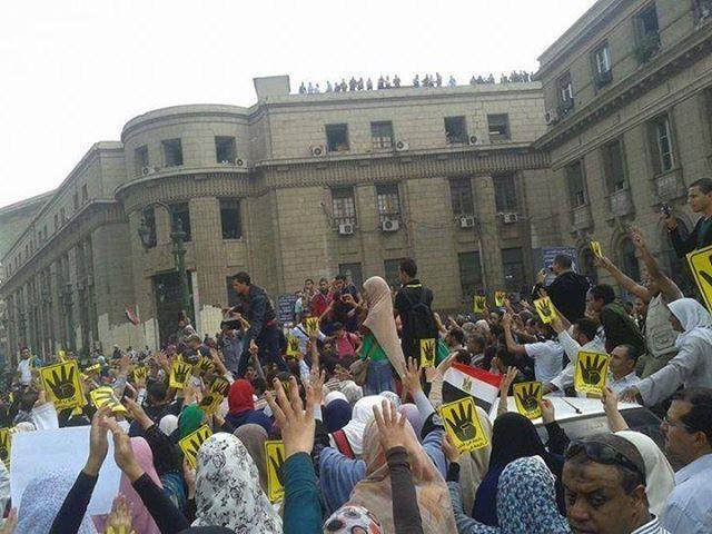 انتهاء وقفة أنصار مرسي الاحتجاجية أمام دار القضاء العالي