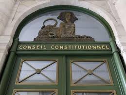 فرنسا تقر ضريبة 75% على الشركات ذات الرواتب المرتفعة