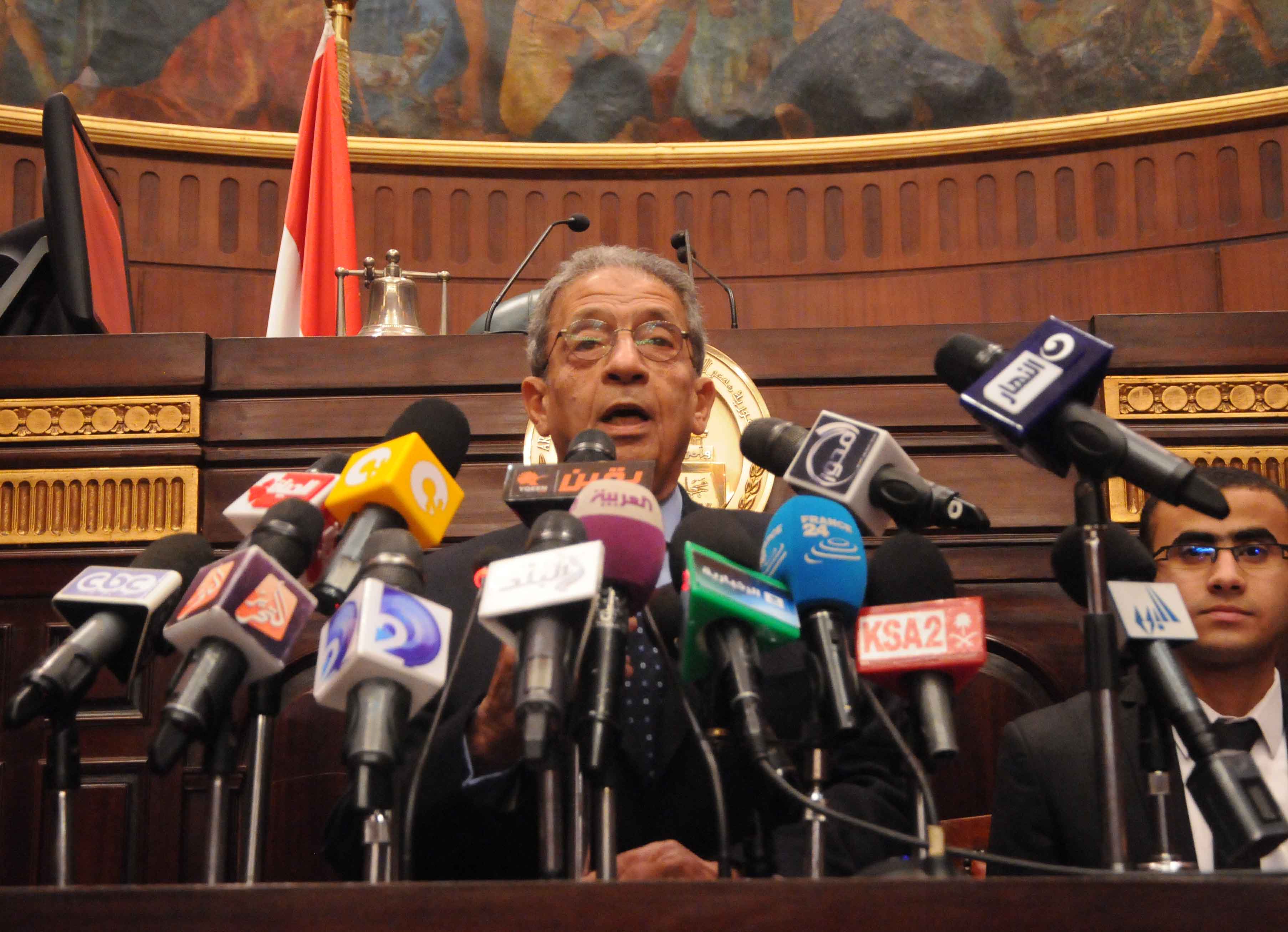 مؤتمر عمرو موسي مع طلبة سياسة واقتصاد بمجلس الشورى