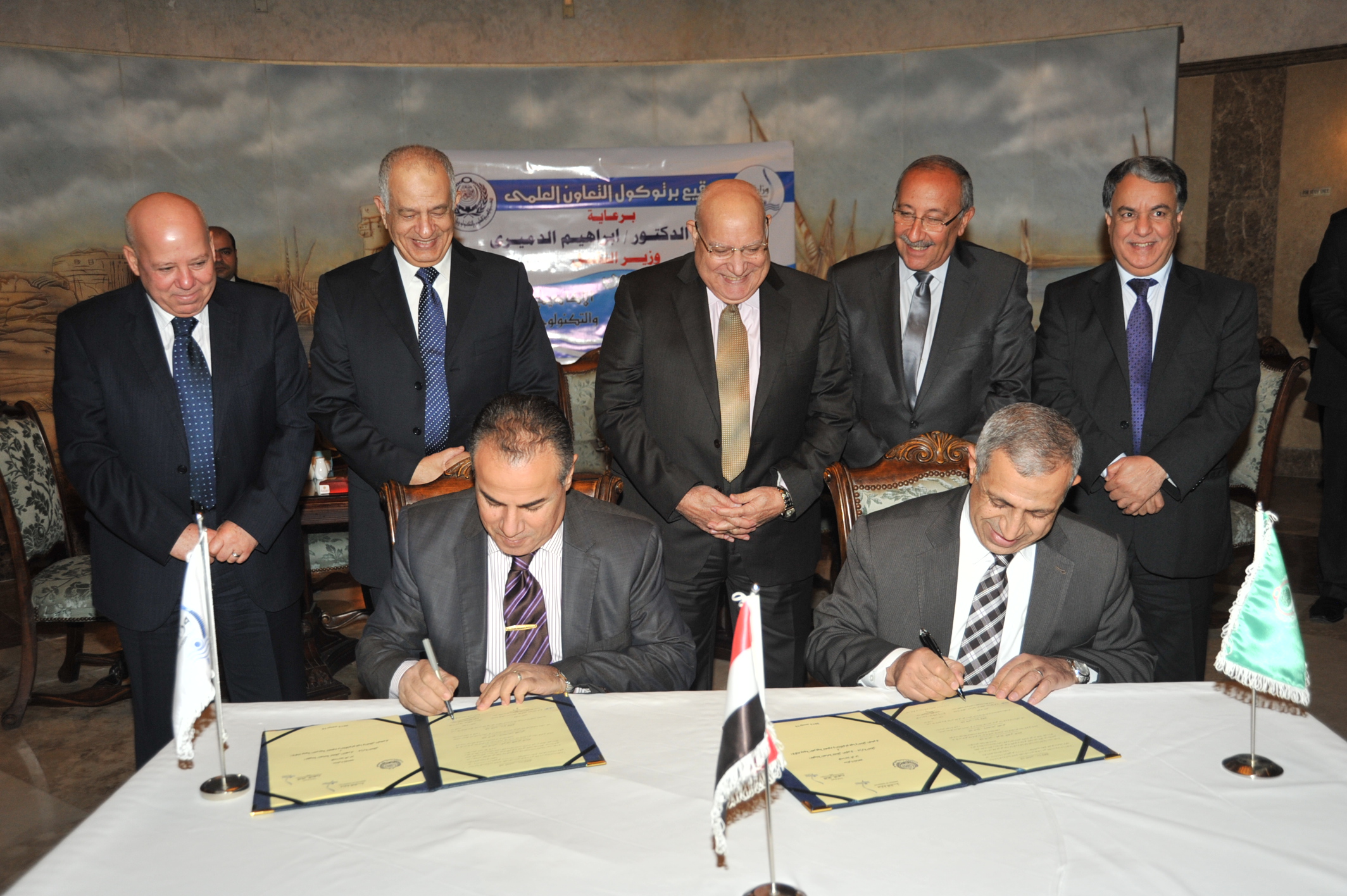هيئة النقل النهرى و الأكاديمية العربية للعلوم والتكنولوجيا يوقعان مذكرة تفاهم لتفعيل دورالنقل النهرى