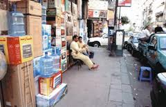 الشلل المرورى يعوق حركة التجارة بشارع “عبد العزيز” ..واسعار الاجهزة الكهربائية ترتفع