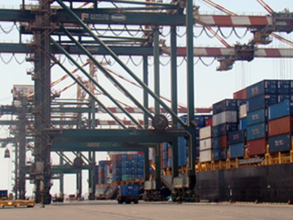 %15 نمو حجم التجارة الخارجية للإمارات في 2013