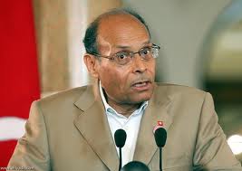 الرئيس التونسي يعيد تكليف وزير الصناعة بتشكيل الحكومة المستقلة