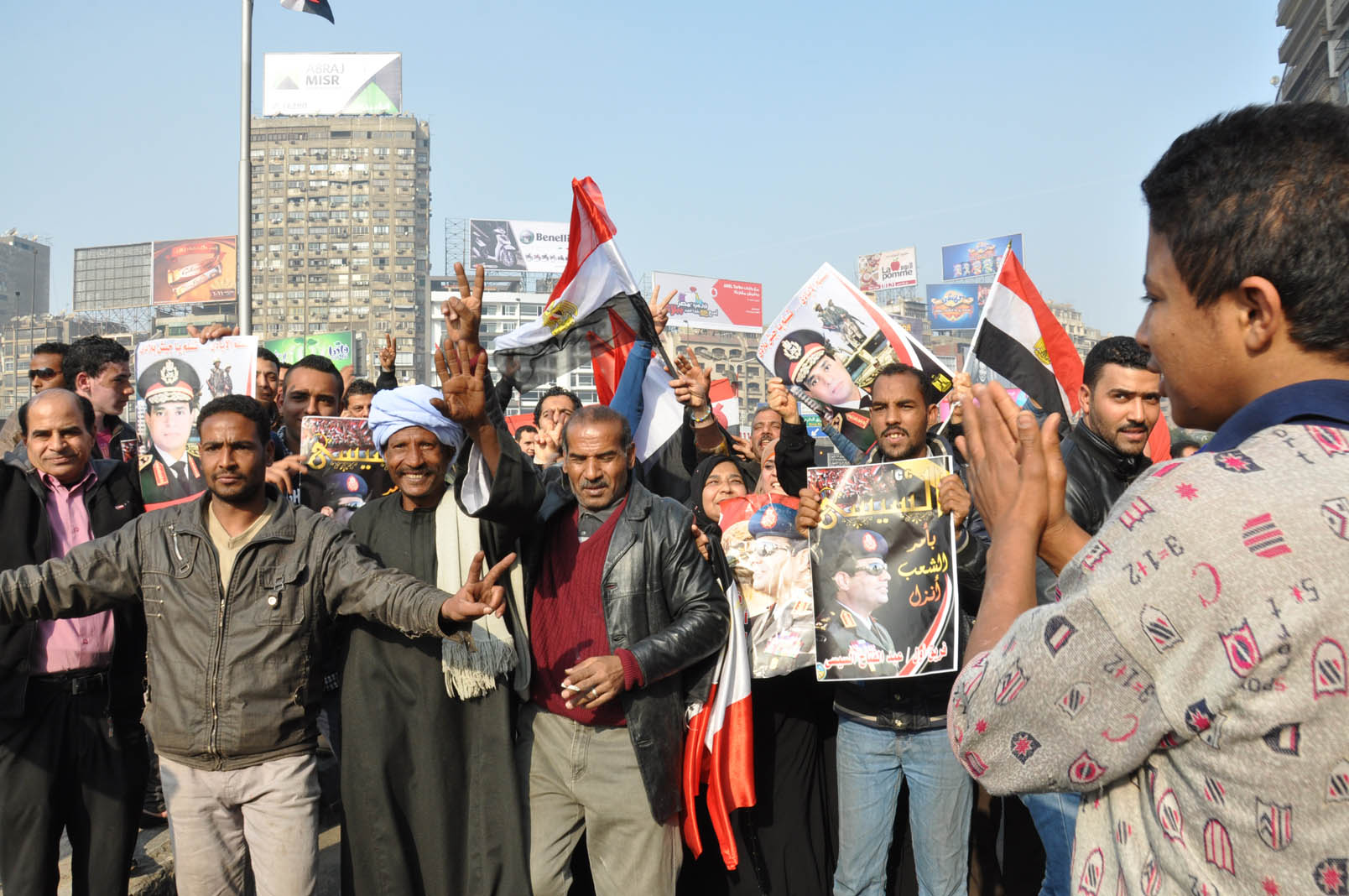 على عبد الرحمن : 15 موقعاً امتلأ بالمواطنين بالجيزة للإحتفال بذكري ثورة يناير