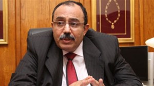 عبد الظاهر : يأمر بإزالة نافورة من ميدان المؤسسة لإعاقتها أعمال التطوير