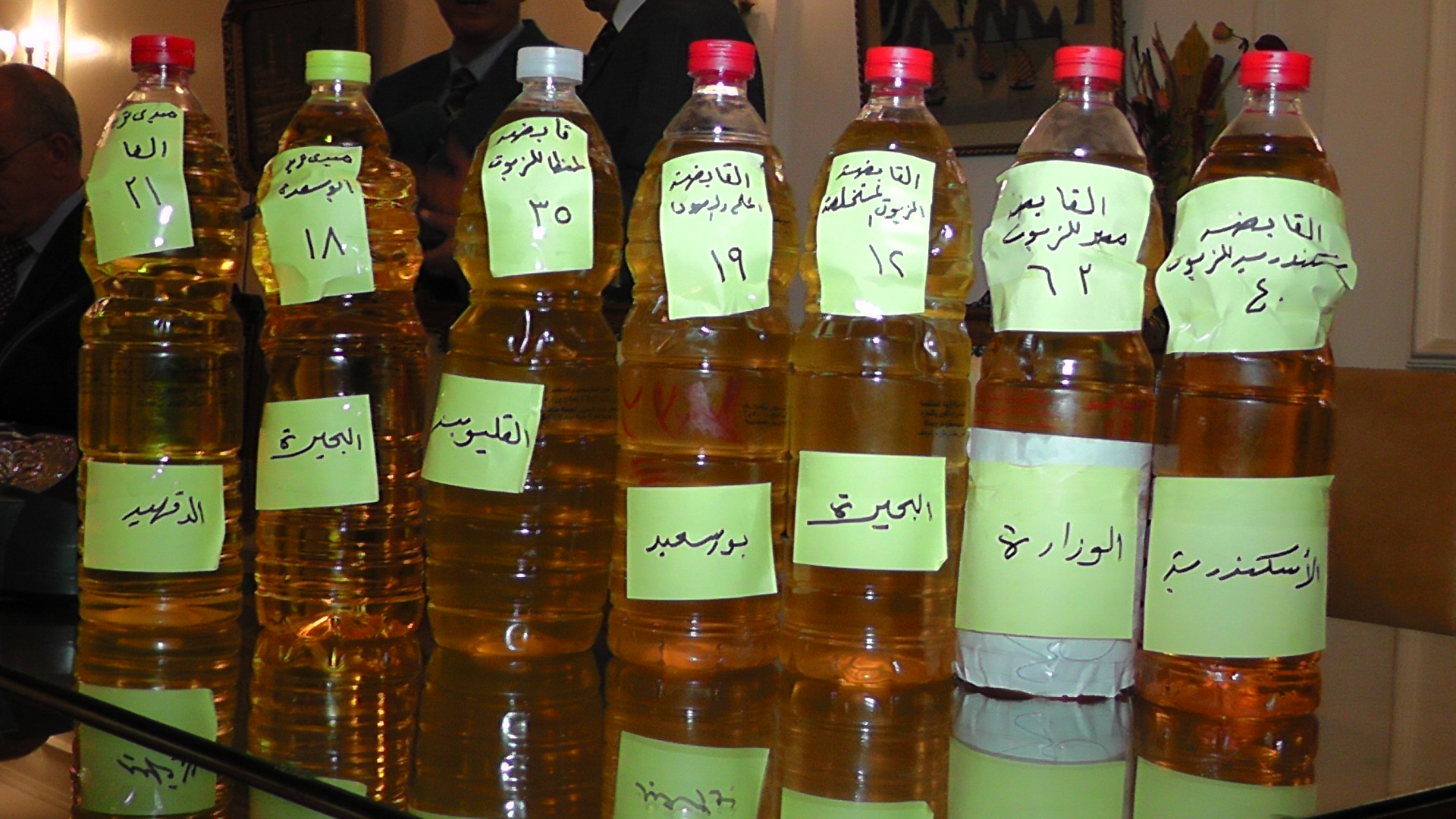 أبوشادي يوجه إنذارا لشركات الزيوت.. فسخ التعاقد من الشهر القادم في حالة عدم جودة الزيت التمويني