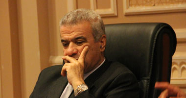 أحمد إمام.. وزير يبحث عن «طاقة» لـ«النور»