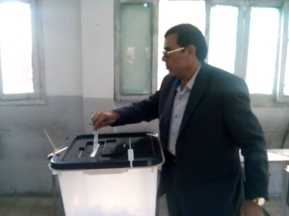 رئيس اتحاد العمال: لابد ان يتوازى مع مشروع الدستور برلمان وحكومة قوية