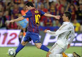 ميسي ورونالدو.. جنباً إلى جنب في حفل “فيفا”