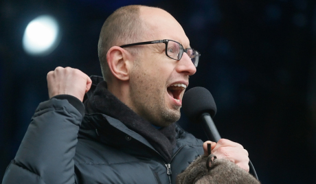 رئيس وزراء أوكرانيا يحذر من مخاطر على وحدة البلاد