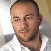 أحمد مكى يتصالح مع الضرائب ويسدد 200 ألف جنيه ضريبة وتعويضات