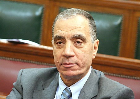 السيرة الذاتية لــ” فاروق العقدة ” محافظ البنك المركزى السابق