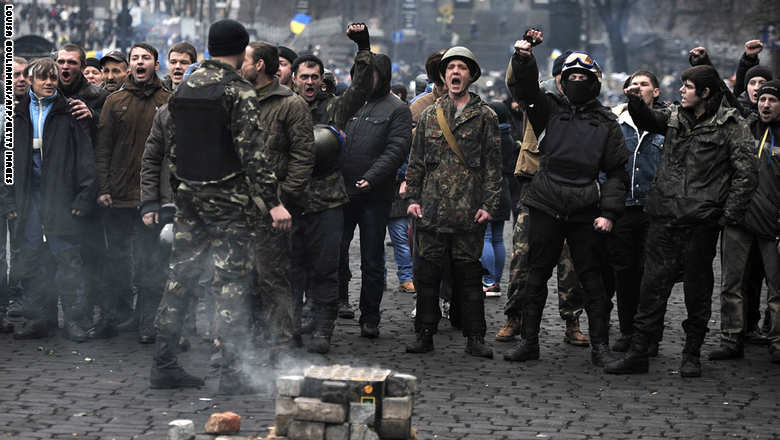 اختفاء الرئيس الأوكراني من قصوره والبرلمان ينتصر للمعارضة