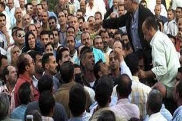 العاملون بالشهر العقاري فى مطروح يواصلون إضرابهم لليوم الرابع