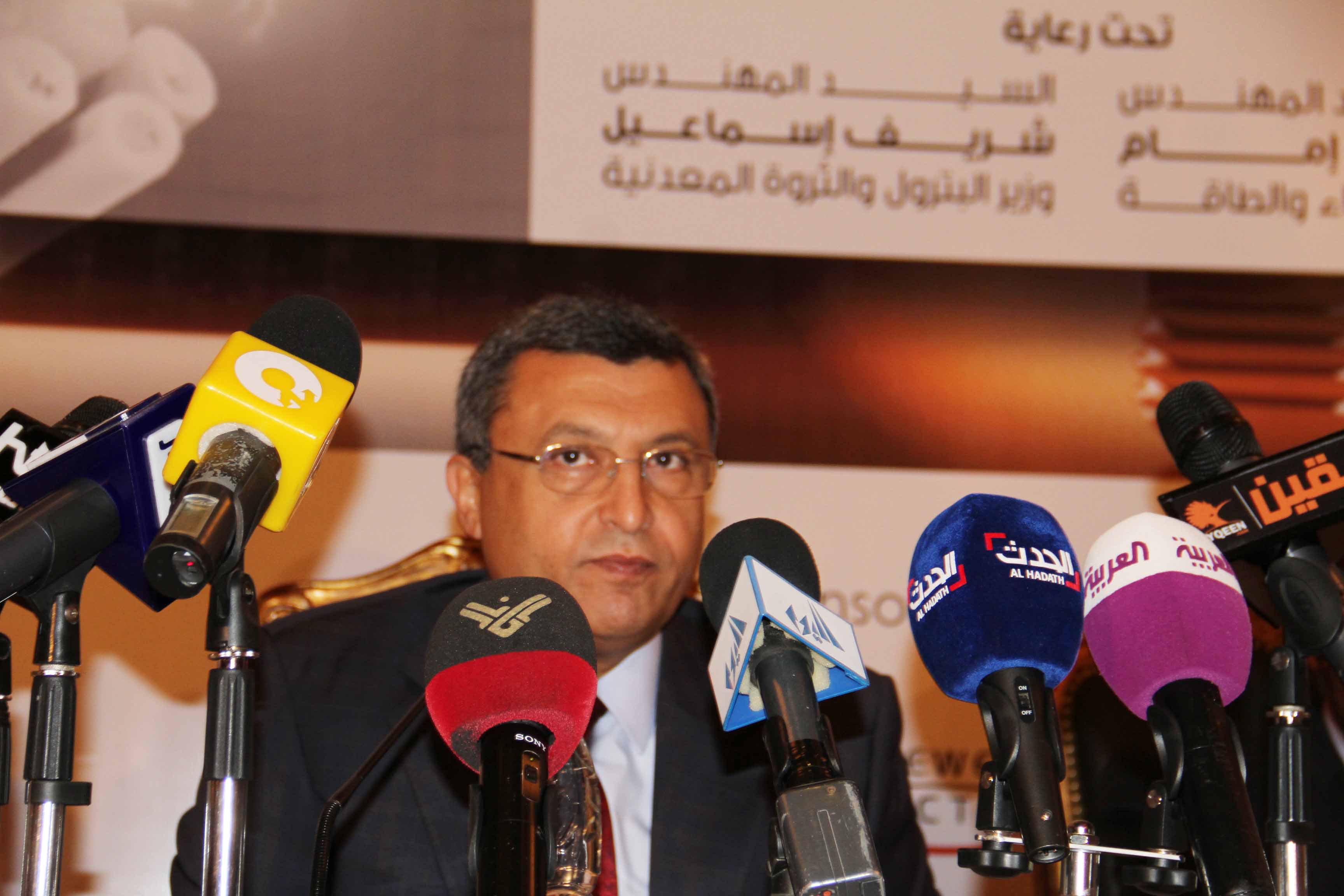 الاستثمار فى الطاقة.. وزير البترول الاسبق:مهربين السولار تحارب منظومة الكروت الذكية