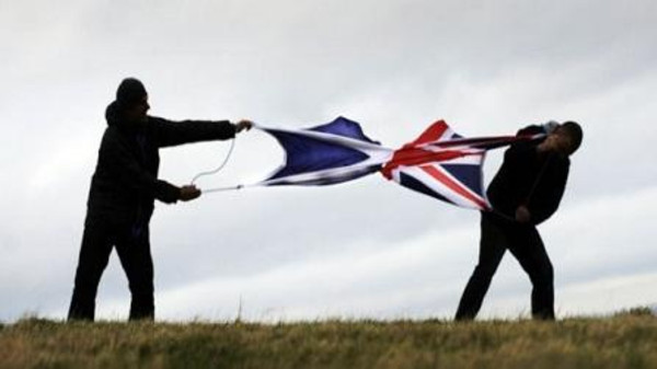 بريطانيا محذرة اسكتلندا: ستفقدين “عملتنا” بالانفصال
