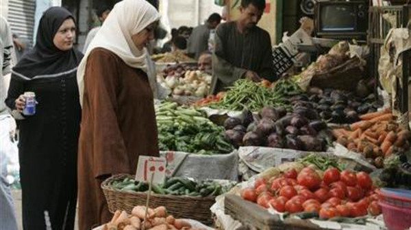 تفاقم التضخم يشعل أسعار السلع ويفرغ “جيوب” المصريين