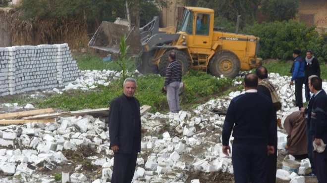 إزالة تعديات على 440 فداناً بـ”أسيوط الجديدة”