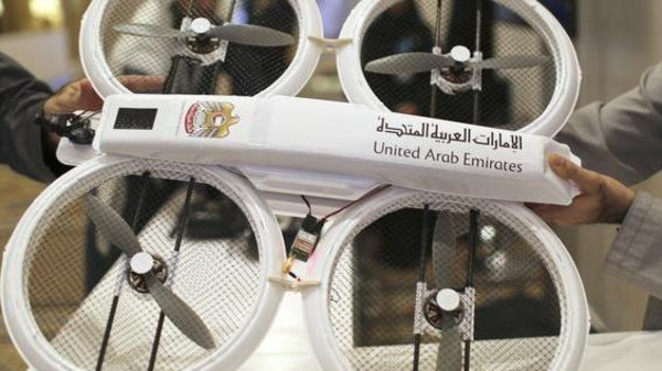 الإمارات تستخدم مركبة طائرة لتوصيل الطرود للمواطنين