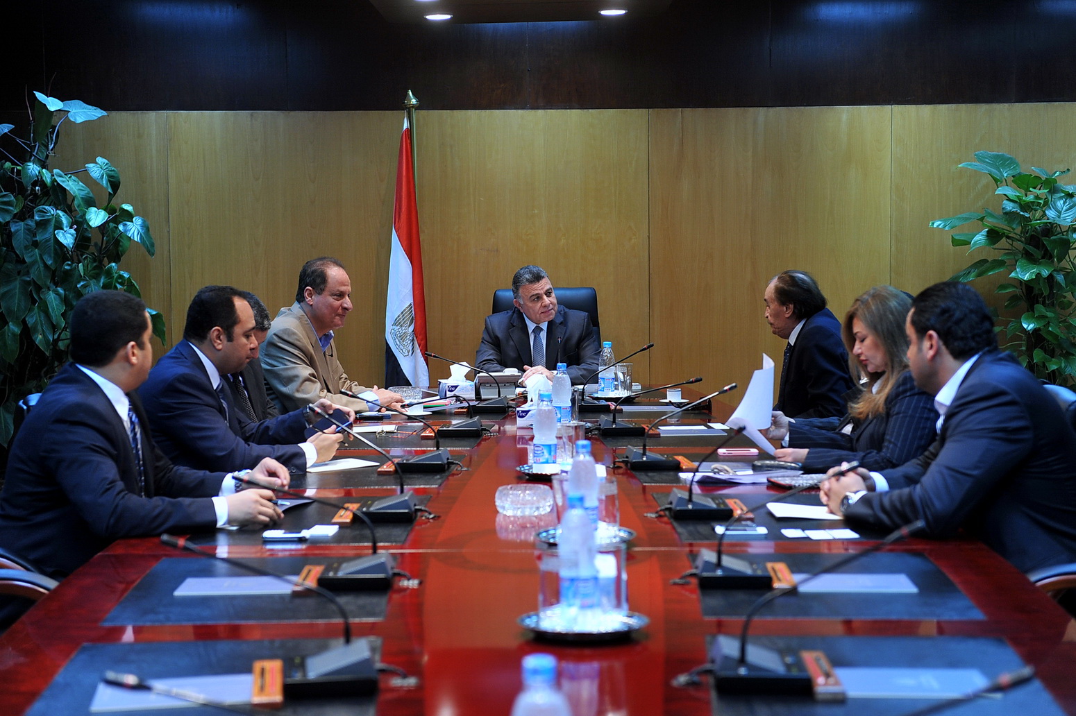 وزير الاستثمار يناقش سبل تنظيم العلاقة بين مالكى القنوات الفضائية والمنتجين