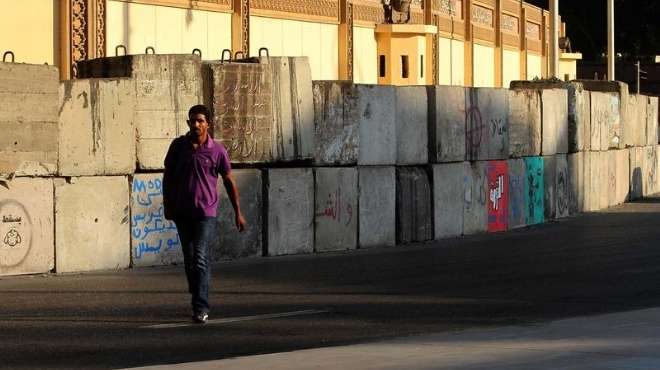 القوات المسلحة تزيل الحواجز الخرسانية بالقصر العيني