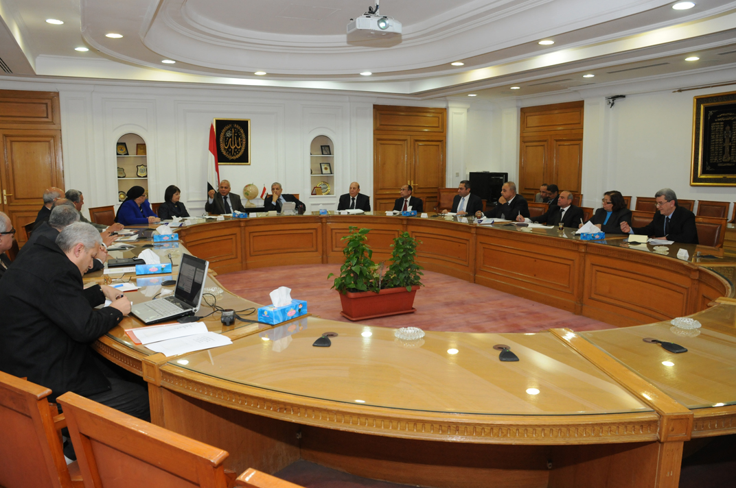 الحكومة تحذر أصحاب المصانع المخالفة: تشغيل وحدات معالجة الصرف الصناعى أو الإغلاق