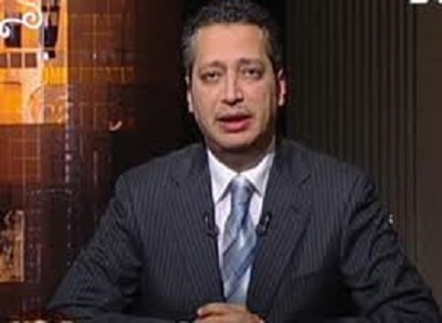 تامر أمين ينتقد طالبه كليه الحقوق والفيسبوك يرد “تامر أمين انت مامتك مثاليه”