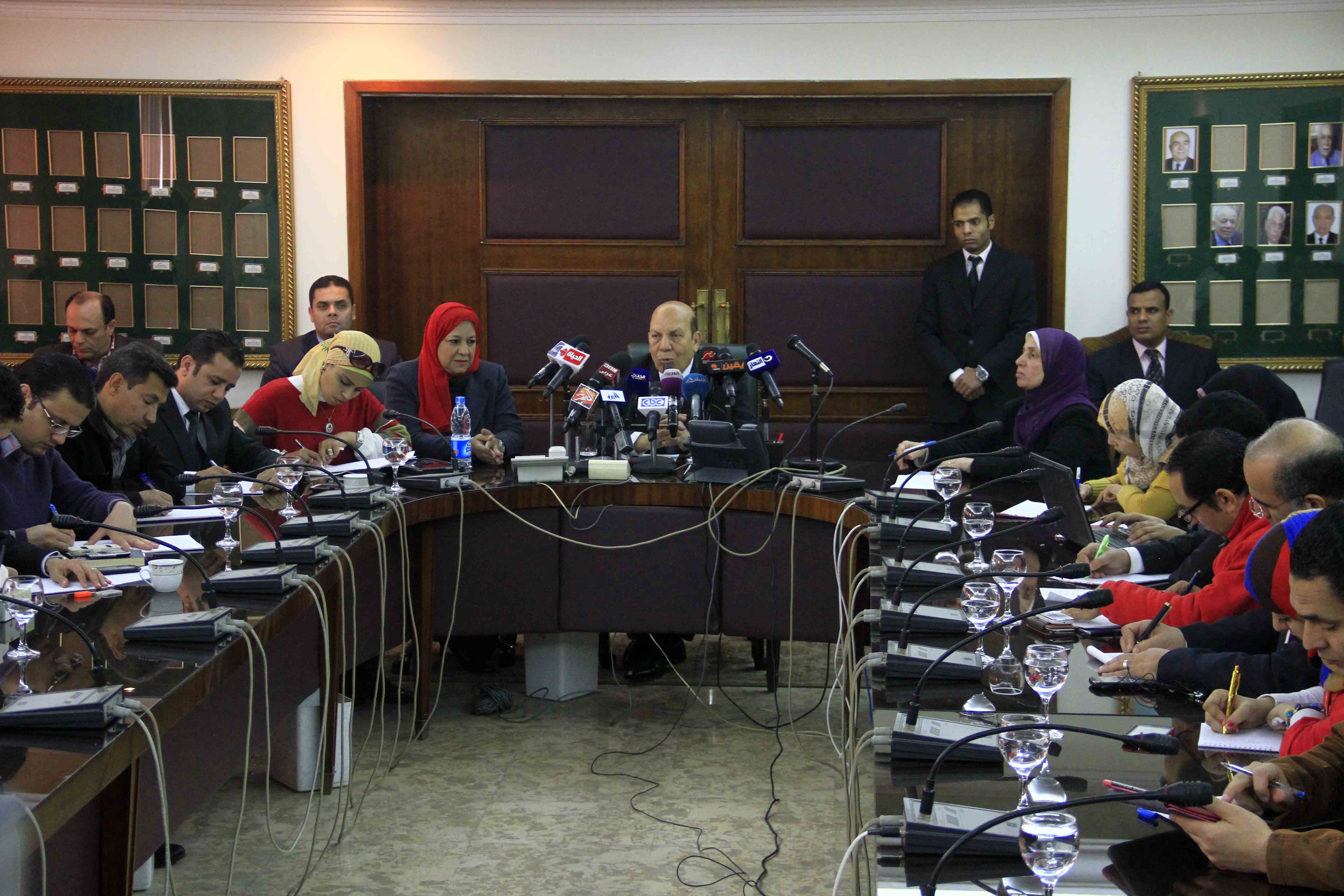 مؤتمر صحفى لوزير التنمية المحلية