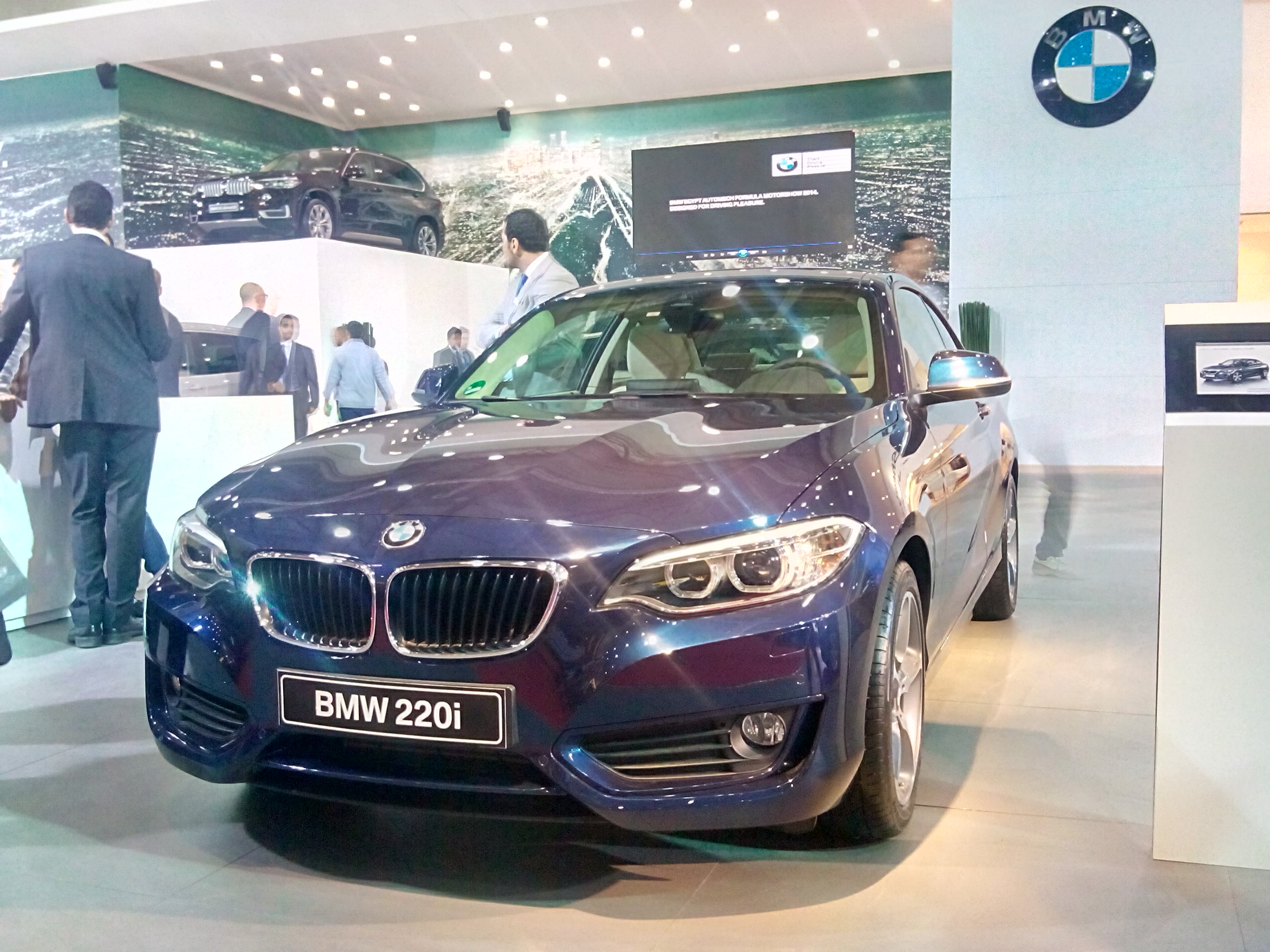 بالصور : قمة “البورصة” لصناعة السيارات: “BMW” تعرض في السوق المصري لأول مرة “220i” و”328i GT” و”X5 xDrive50i” بـ “أوتوماك – فوميلا”