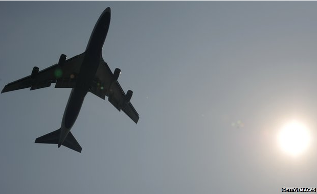 الطائرة الماليزية المفقودة: 10 نظريات تفسر اختفاءها