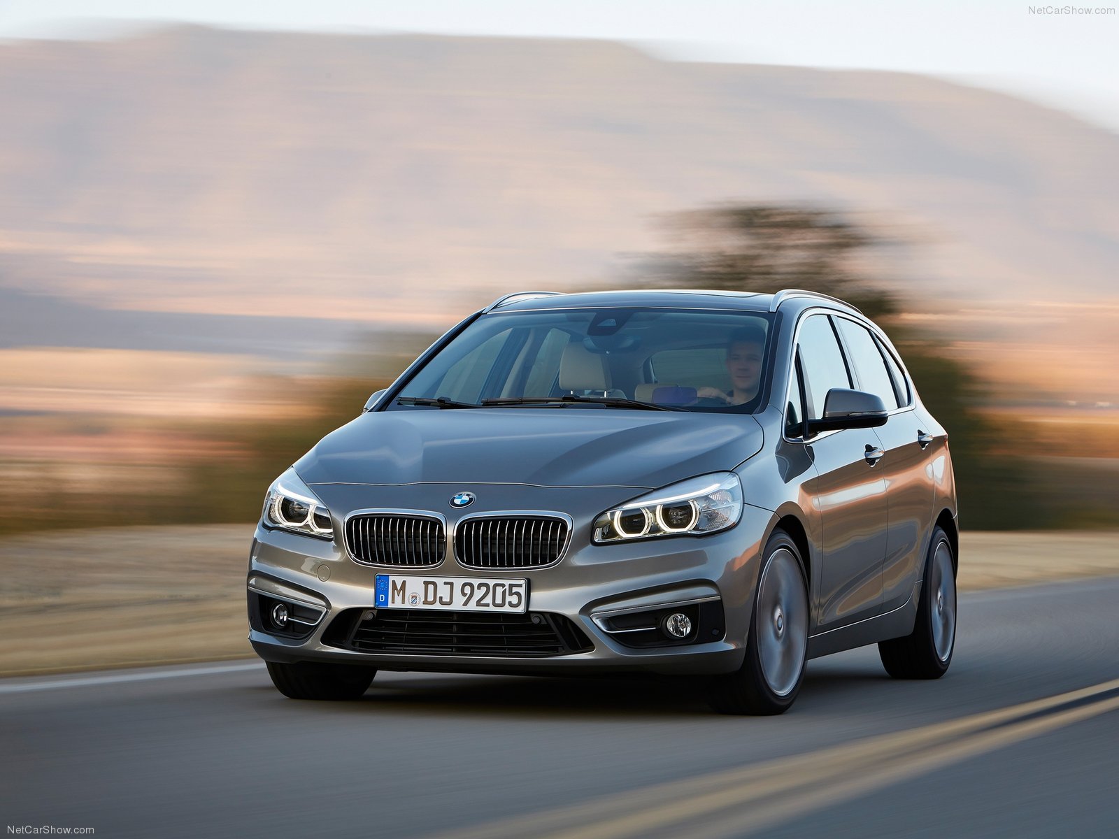 البورصة تنشر صور الفئة الثانية من “BMW Active Tourer” المزمع إطلاقها في مصر نهاية العام
