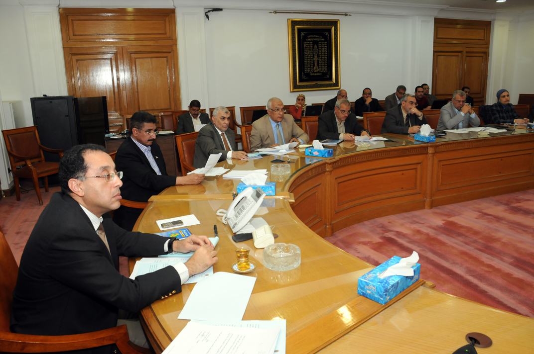 وزير الإسكان: اجتماع أسبوعى وتقرير يومى وزيارات متكررة للإسكان الاجتماعى