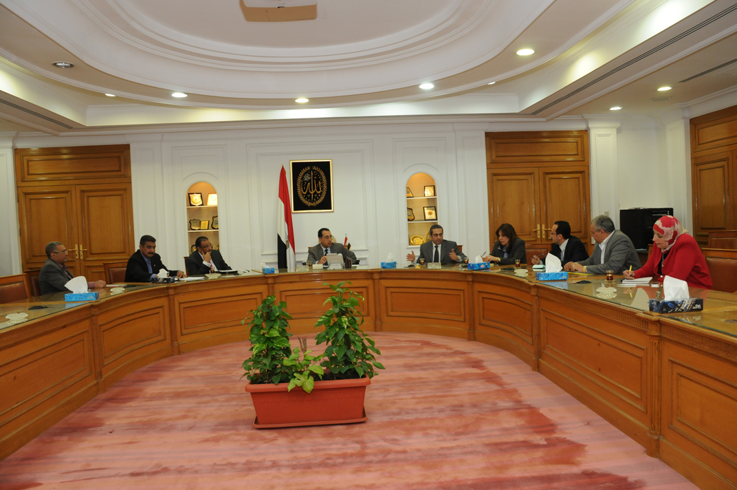 وزير الإسكان: طرح وحدات الإسكان الاجتماعى بالإسناد المباشر لشركات المقاولات لسرعة التنفيذ