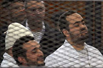 تأييد حبس دومة وعادل وماهر 3 سنوات لخرق قانون التظاهر