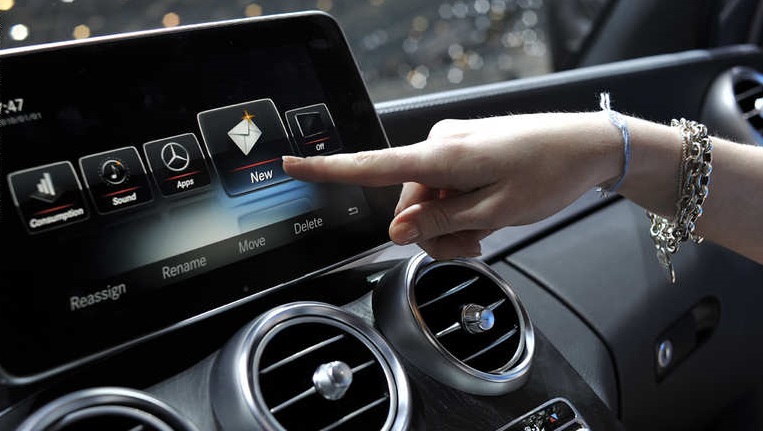 قانون يفرض تركيب كاميرا خلفية في السيارات الأمريكية