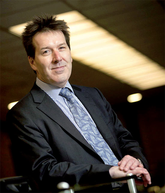 كبير المحللين الاقتصاديين في مجموعة “إتش إس بي سي”: العالم مقبل على توزيع جديد للثروة والنفوذ والسلطة