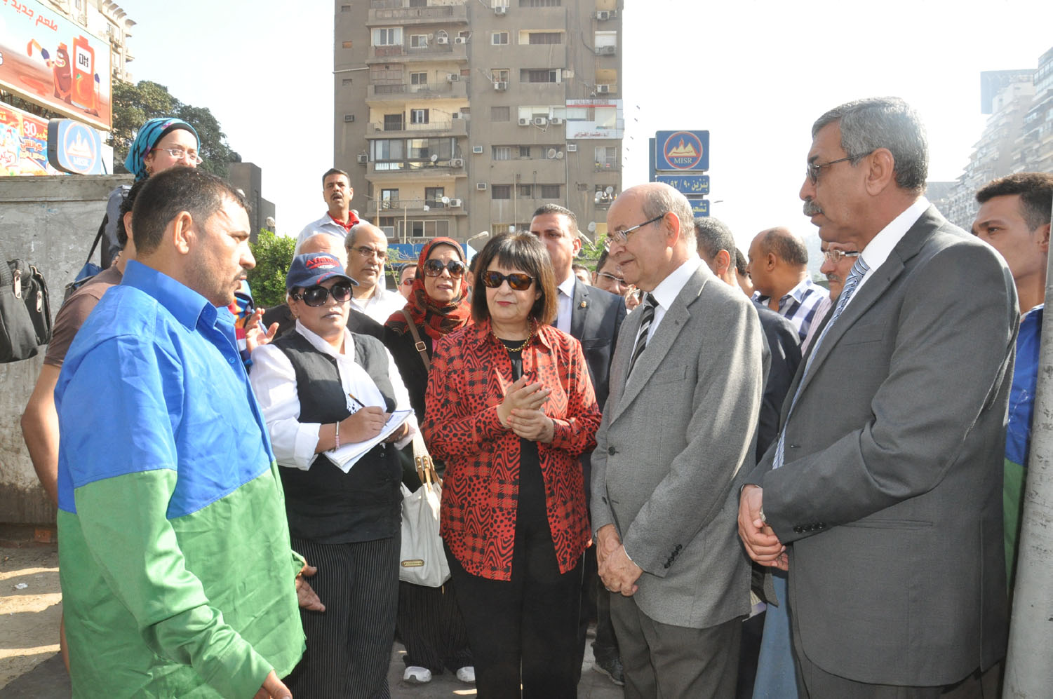 جولة لوزيرة البيئة ومحافظ الجيزة بالعجوزة لمتابعة منظومة النظافة