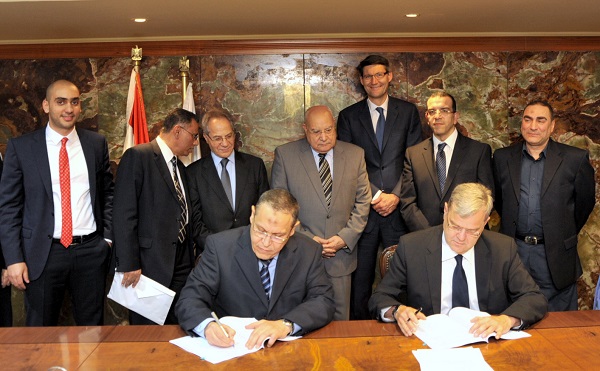 وزير النقل يوقع إتفاقية لتوريد 6 قطارات جديدة لهيئة السكك الحديدية بقيمة 126 مليون يورو