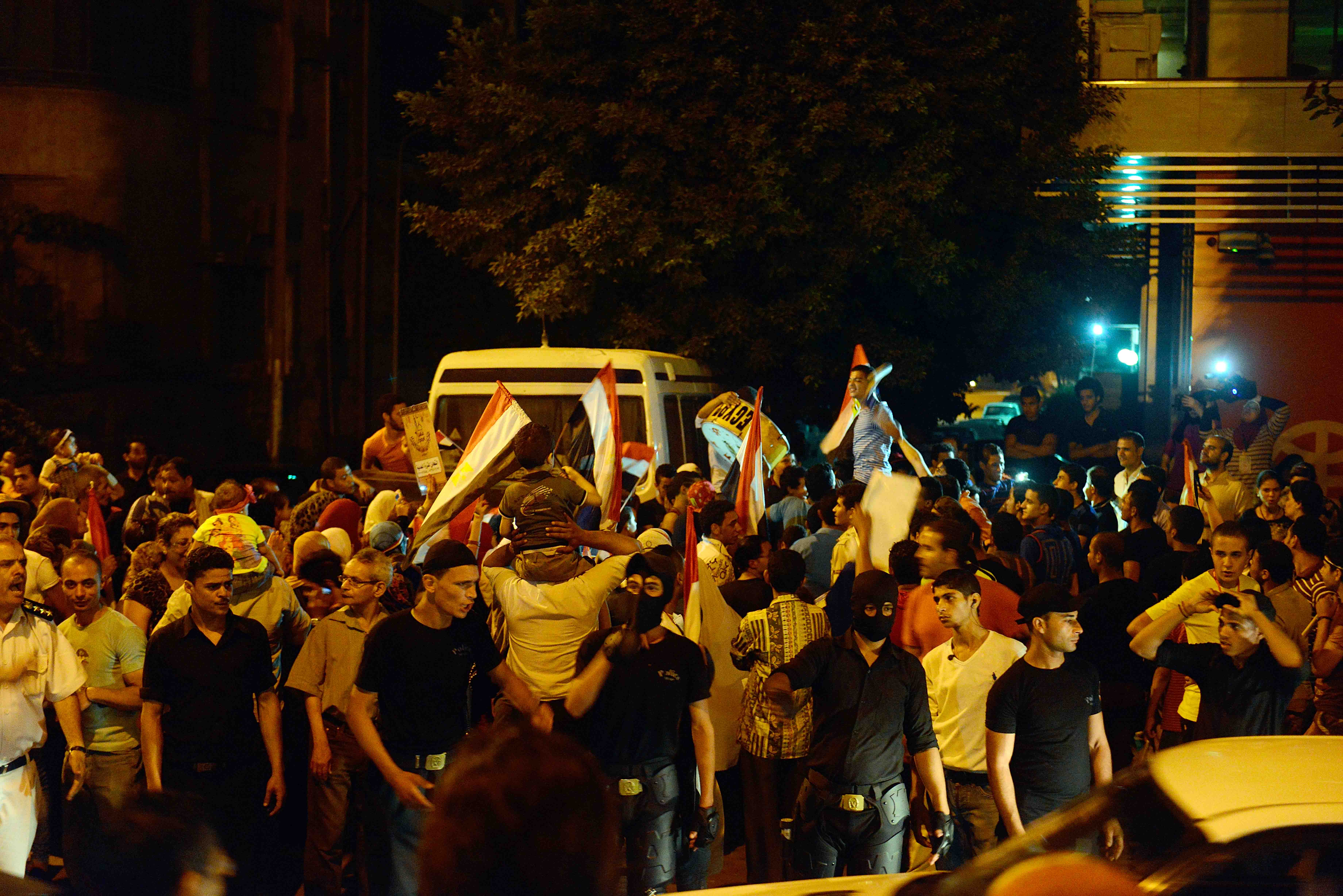 الاحتفالات بالنتائج الأولية للانتخابات الرئاسية فى شارع الهرم