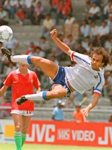 الجارديان: أفضل لاعبي كرة القدم في تاريخ كأس العالم