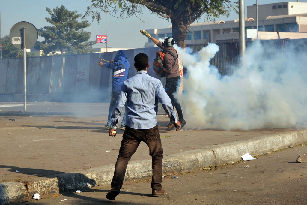 مصر.. مقتل شرطيين بالمنيا وانفجار بجامعة “عين شمس”